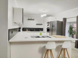 Modern 3 bedroom apartment near Useldange castle, מקום אירוח ביתי בUseldange