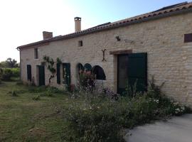 Chai Crann Piorra 1, villa in La Valade