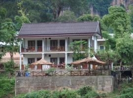 Nam Ou River Lodge, hotel i Nongkhiaw