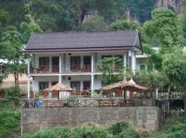 Nam Ou River Lodge