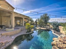 Mesa Villa with Sprawling Outdoor Oasis and Pool!, hotel em Fountain of the Sun