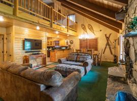 Yosemite Silvertip Lodge, villa in Fish Camp