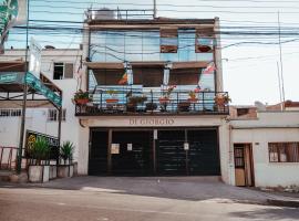 Di Giorgio Hostal, hotel v destinaci Antofagasta