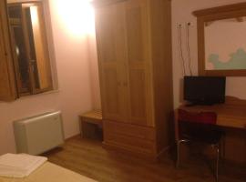Villa Tardioli – hotel w mieście Arielli