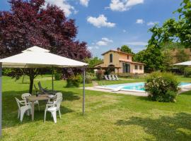 Holiday Home Il Fienile del Casolare by Interhome, pet-friendly hotel in Penna