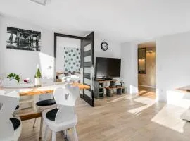 Sunny - BillBerry Apartments