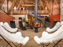Hôtel Restaurant de la Poste et La Grange Détente, espace bien-être, hotel dicht bij: Luchthaven Brenoux - MEN, Châteauneuf-de-Randon