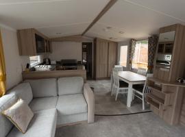 The Dram Van - Beautiful, luxury static caravan, hotel near Speyside Cooperage Visitor Centre, Aberlour