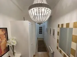 Céntrico piso con patio y garaje