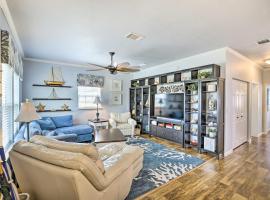 Chic Fort Myers Home Near Sanibel Island Causeway!, hotel in Fort Myers