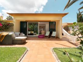 CASA NA PRAIA, holiday home in Vila Baleira