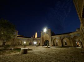 Feruzkhan Hotel - Madrassah Mohammed Rakhim Khan 1871, lacný hotel v destinácii Khiva