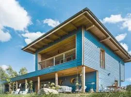 Family Lodge for 13 guests, fireplace, lakeview, sauna, hot tube