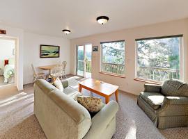 Lower Sky Beach Cabin, holiday home in Oceanside