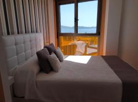 Apartamento Sanxenxo Carles Deluxe Ocean View, hotel com spa em Sanxenxo