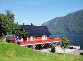 Holiday Home Tor - FJS607 by Interhome, hotel em Arnefjord