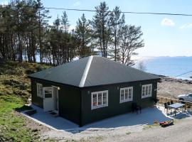 Holiday Home Nesjevik - FJS124 by Interhome, cottage in Leirvik