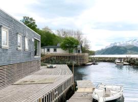 Holiday Home Kyrkjestein - FJS556 by Interhome, parkimisega hotell sihtkohas Naustdal i Sunnfjord