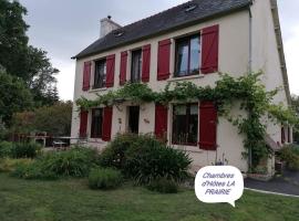 Mme Teurtroy, Chambres d'Hôtes La Prairie، فندق في Gouesnach