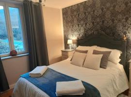 Les Roches Restaurant & Chambre d'Hotes, Bed & Breakfast in Servant