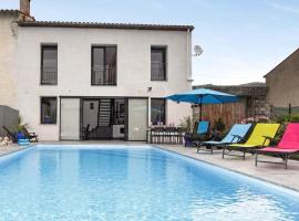 Cozy Home In Marquixanes With Private Swimming Pool, Can Be Inside Or Outside, hotell i Marquixanes