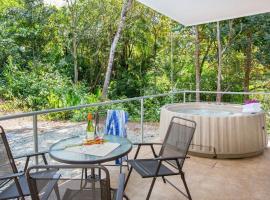 Villa Iguana - Great place & privacy with Jacuzzi & WiFi, hotell nära Rainmaker, Costa Rica, Quepos