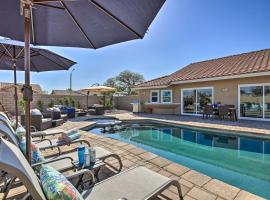 Updated Home with Saltwater Pool Near Tennis Garden, hotel in Indian Wells