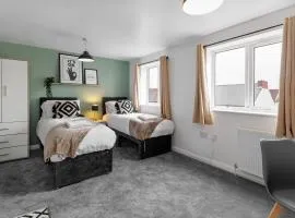City Centre Studio 9 with Kitchenette, Free Wifi and Smart TV with Netflix by Yoko Property
