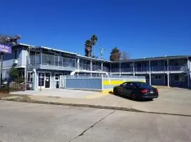 Salt Air Lodge