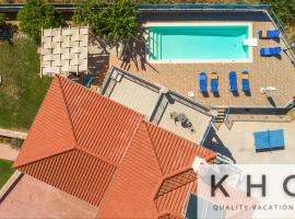 Villa Xenia in Karavados village, private Pool, Barbecue, Top view!, cheap hotel in Karavadhos