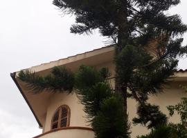 Villa Persefone - Splendida villa con giardino, hotel em Ficarazzi