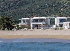 Cedar Bay Beachside Villas, villa in Palaiochora