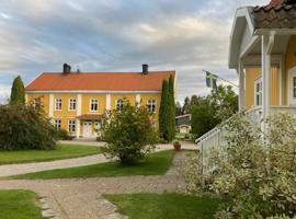 Central lägenhet med gratis parkering, hotell i Lindesberg