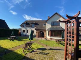 Highland Stays - Rushfield House Rooms, homestay in Fort William
