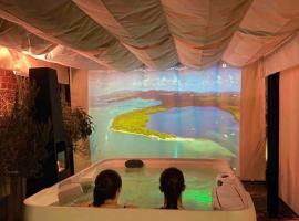 Le jacuzzi de Marie ll, homestay in Tourcoing