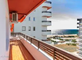 Apartamento nuevo junto a la playa , vistas al mar