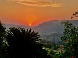 Green Hills Farm House, hotel near PheZulu Safari Park, Drummond