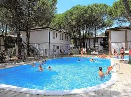 Green Holiday Village with Pool