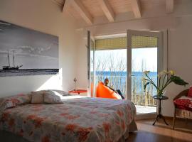 B&B Viale Italia 22, bed & breakfast σε Follonica