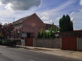 Lugas Szallas, guest house in Jászberény