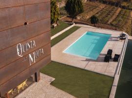 Quinta da Moita Agroturismo, hotel u gradu Tabuaso