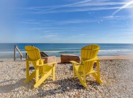 Sunshine House, 3 Bedrooms, Sleeps 8, Ocean Front, Pet Friendly, WiFi, hotel en Flagler Beach