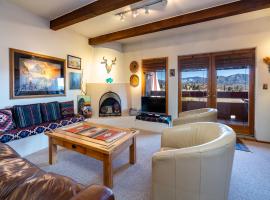 Cielo Grande 305, 2 Bedrooms, HDTV, Pet Friendly, Sleeps 6, hotel in Santa Fe