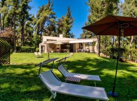 Sani Villa Lili 7، فندق في ساني بيتش