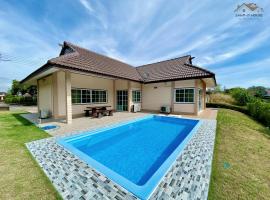 Sand-D House Pool Villa A15 at Rock Garden Beach Resort Rayong, hotel in Mae Pim