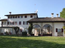 B&B Casa del Bosco: San Michele al Tagliamento'da bir Oda ve Kahvaltı