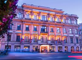 Radisson Royal Hotel, отель в Санкт-Петербурге, рядом находится Музей Анны Ахматовой