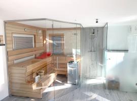 Kreischberg Deluxe with Finnish Sauna, rumah liburan di Sankt Lorenzen ob Murau