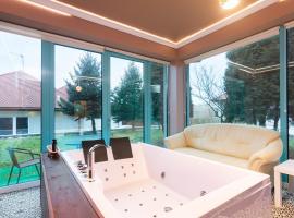 Royal De Luxe Apartment, ubytovanie s kúpeľmi onsen v destinácii Michałowice