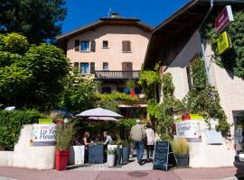 La Terrasse Fleurie, Logis, Hôtel et Restaurant, hotel v destinaci Divonne-les-Bains